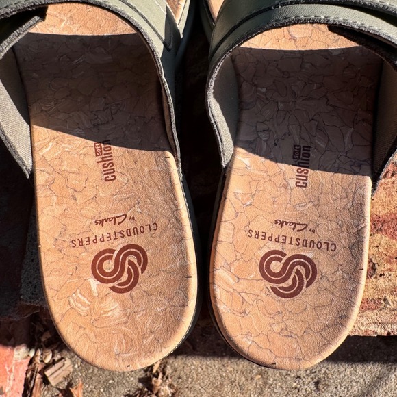NEW Clarks 6.5 W Cloudsteppers Step Tide Olive Green Adjustable Sandals - Picture 4 of 6
